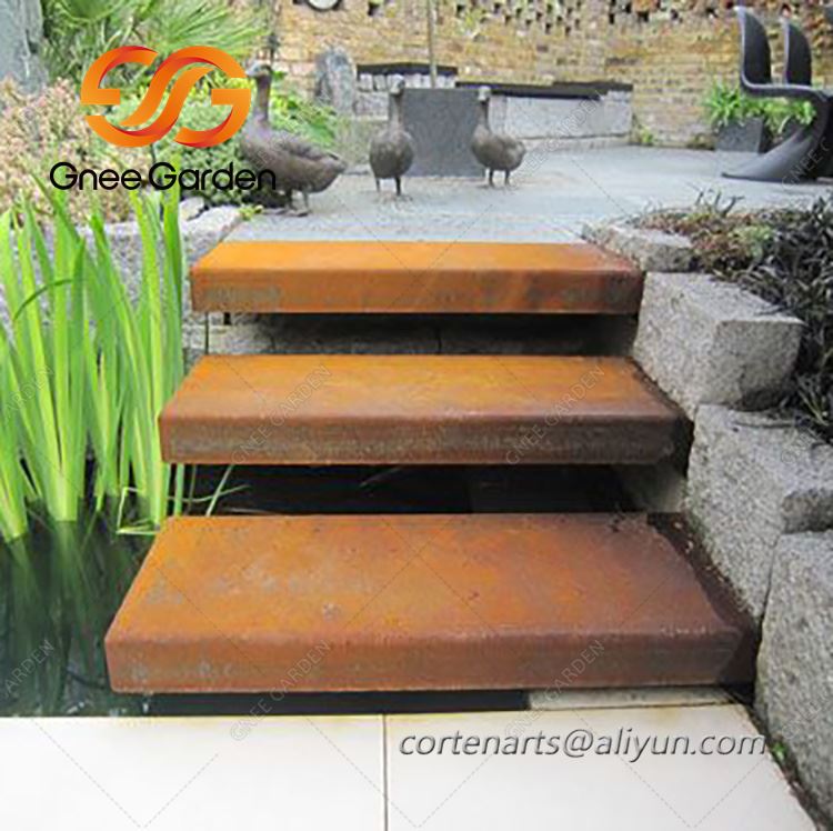 Escaliers de jardin en acier Corten