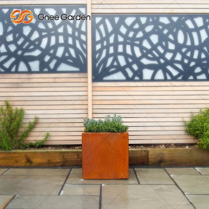 Grands pots de fleurs en acier Corten