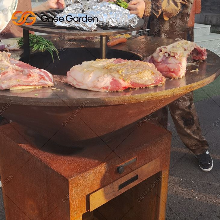 Barbecue de cuisine en plein air, rôti de bœuf et mouton, Grill maître de bœuf, foyer en métal et acier Corten