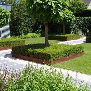 Jardinière en acier Corten